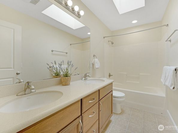 17681 NE 121st Court, Redmond WA 98052