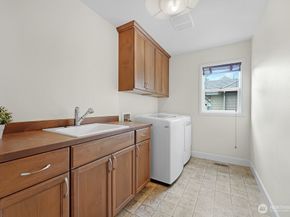 17681 NE 121st Court, Redmond WA 98052