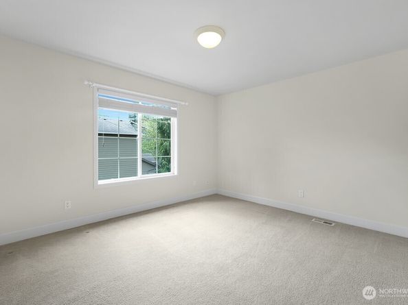 17681 NE 121st Court, Redmond WA 98052