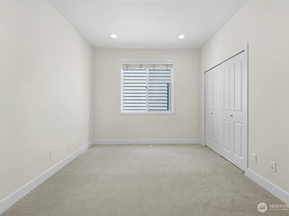 17681 NE 121st Court, Redmond WA 98052