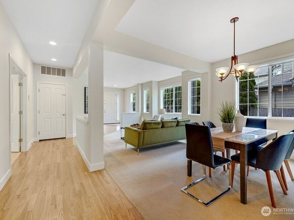 17681 NE 121st Court, Redmond WA 98052