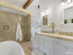1542 Grand Avenue, Seattle WA 98122