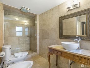 1542 Grand Avenue, Seattle WA 98122