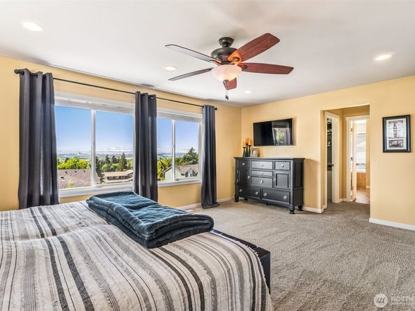912 77th Drive SE, Lake Stevens WA 98258