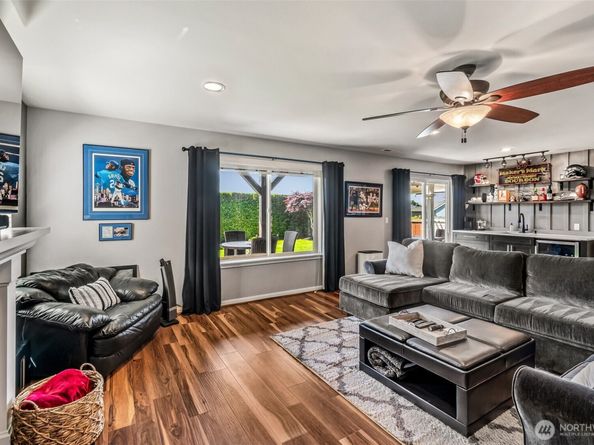 912 77th Drive SE, Lake Stevens WA 98258