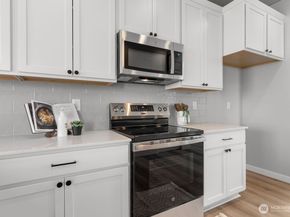 15726 40TH Avenue W B6, Lynnwood WA 98087