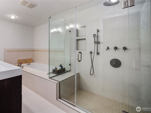 2606 174th Avenue NE, Redmond WA 98052