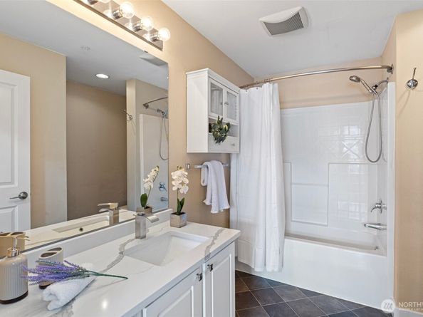 5292 236th Place SE 241, Issaquah WA 98029