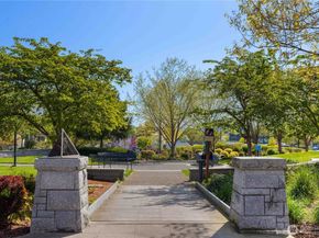 15100 6th Avenue SW 730, Burien WA 98166