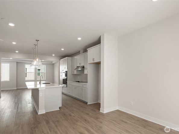 9014 NE 203rd Lane B, Bothell WA 98011