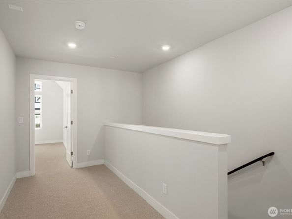 9014 NE 203rd Lane B, Bothell WA 98011