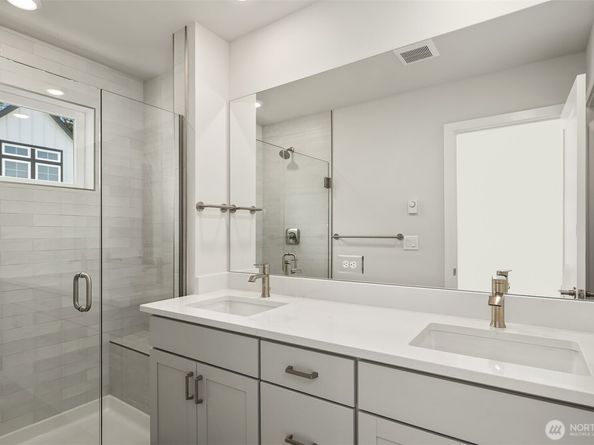 9014 NE 203rd Lane B, Bothell WA 98011