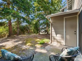 4330 W Lake Sammamish Prkway Parkway SE G114, Issaquah WA 98027