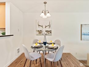 4330 W Lake Sammamish Prkway Parkway SE G114, Issaquah WA 98027