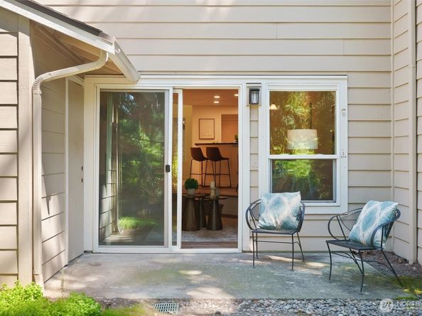 4330 W Lake Sammamish Prkway Parkway SE G114, Issaquah WA 98027