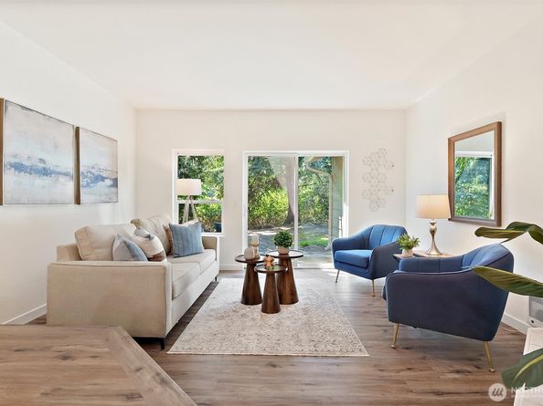 4330 W Lake Sammamish Prkway Parkway SE G114, Issaquah WA 98027