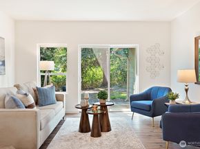 4330 W Lake Sammamish Prkway Parkway SE G114, Issaquah WA 98027