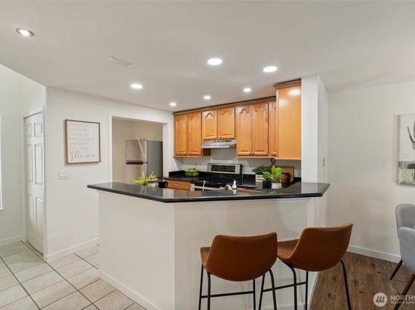 4330 W Lake Sammamish Prkway Parkway SE G114, Issaquah WA 98027