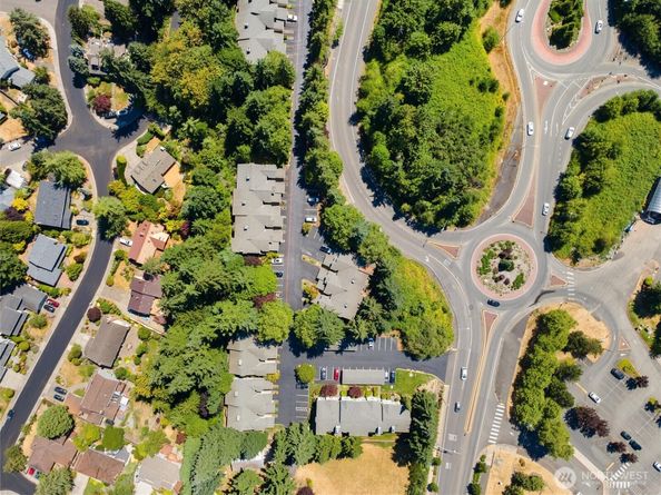 4330 W Lake Sammamish Prkway Parkway SE G114, Issaquah WA 98027