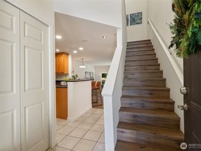 4330 W Lake Sammamish Prkway Parkway SE G114, Issaquah WA 98027