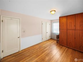 2518 36th Avenue W, Seattle WA 98199