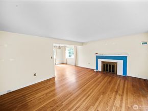 2518 36th Avenue W, Seattle WA 98199