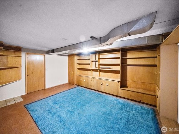 2518 36th Avenue W, Seattle WA 98199