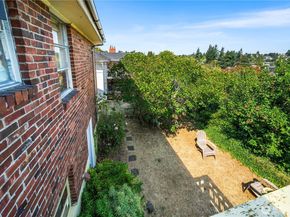 2518 36th Avenue W, Seattle WA 98199