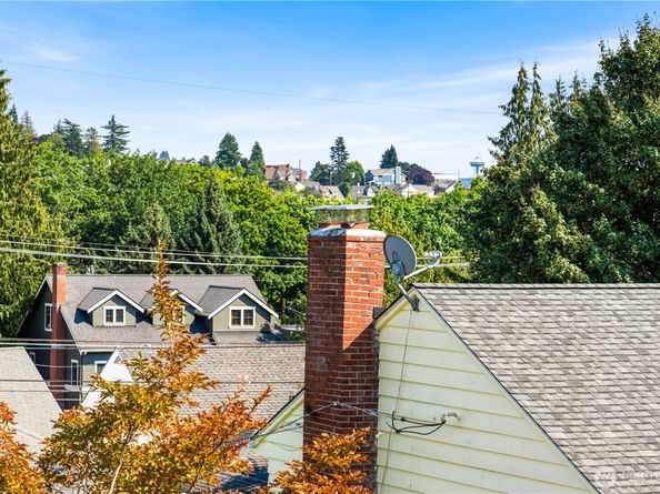 2518 36th Avenue W, Seattle WA 98199