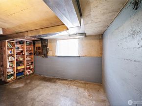 2518 36th Avenue W, Seattle WA 98199