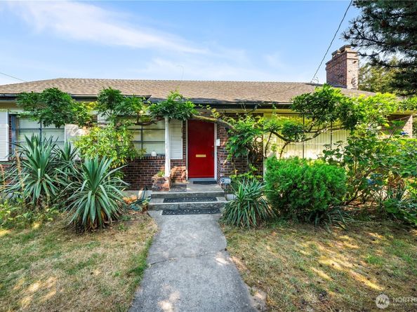 2518 36th Avenue W, Seattle WA 98199