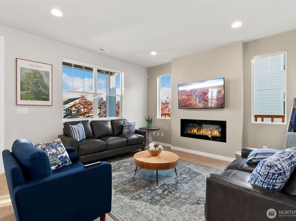 9898 5th Lane SW 23, Seattle WA 98106