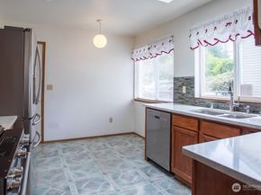 1994 Advantage Avenue, Port Orchard WA 98366