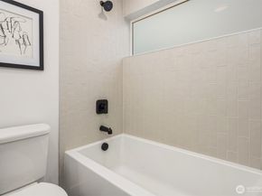 13548 39th Avenue NE C, Seattle WA 98125