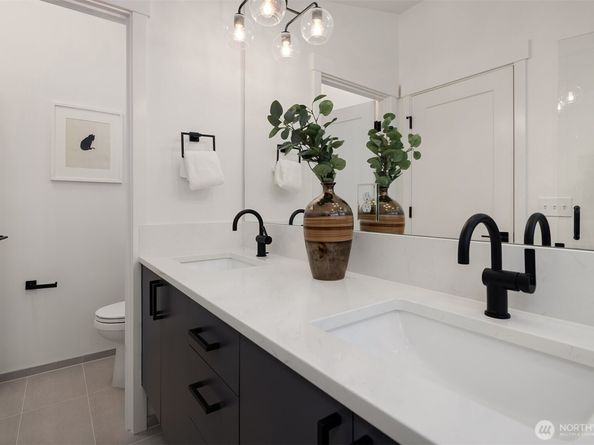 13548 39th Avenue NE C, Seattle WA 98125