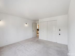5624 Roosevelt Way NE 202, Seattle WA 98105