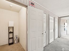 5624 Roosevelt Way NE 202, Seattle WA 98105