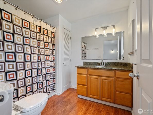 5624 Roosevelt Way NE 202, Seattle WA 98105