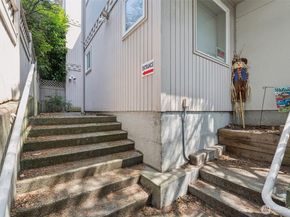 5624 Roosevelt Way NE 202, Seattle WA 98105