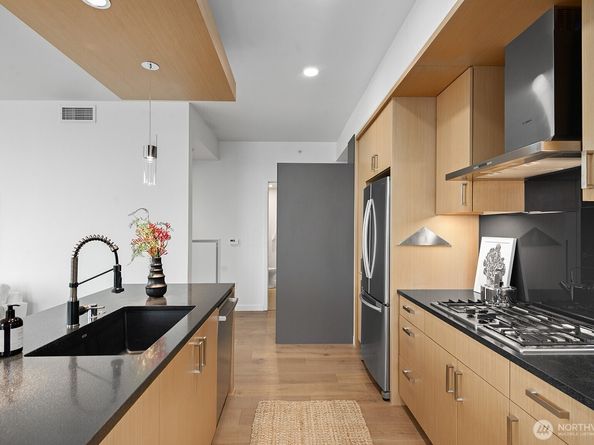 1321 Seneca Street 1001, Seattle WA 98101