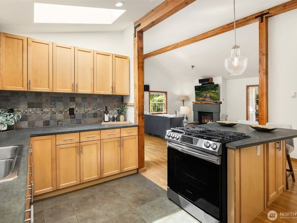 537 30th Avenue E, Seattle WA 98112