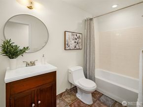 537 30th Avenue E, Seattle WA 98112