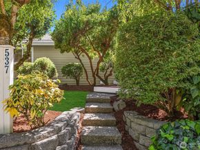 537 30th Avenue E, Seattle WA 98112