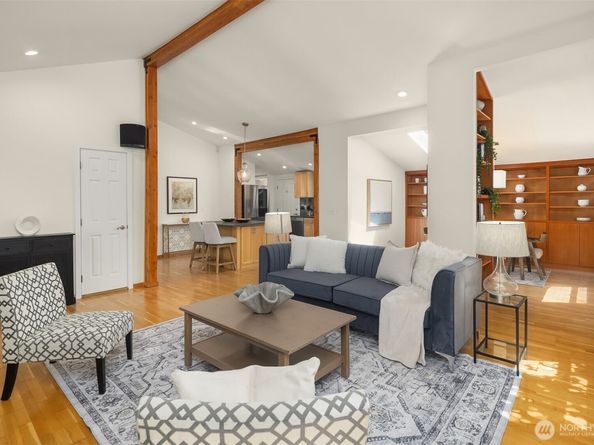 537 30th Avenue E, Seattle WA 98112