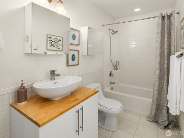 537 30th Avenue E, Seattle WA 98112