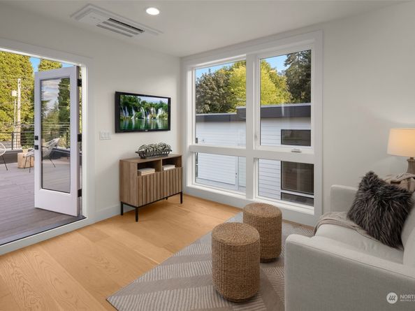 8237 122nd Avenue NE, Kirkland WA 98033