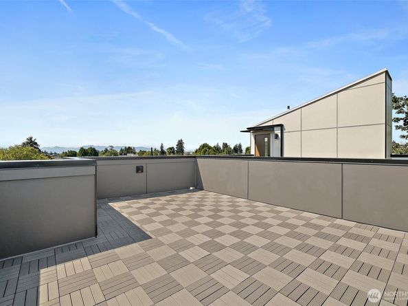 8324 16th Avenue NW D, Seattle WA 98117