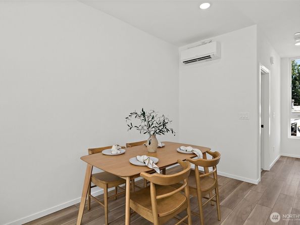 8324 16th Avenue NW D, Seattle WA 98117