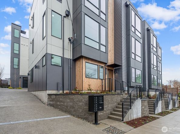 8324 16th Avenue NW D, Seattle WA 98117