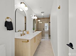 8324 16th Avenue NW D, Seattle WA 98117